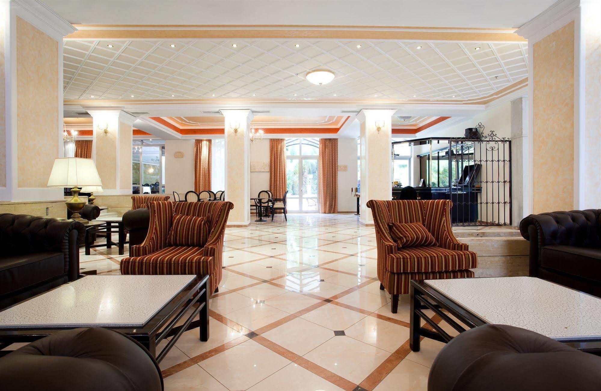 โรงแรมอคีเลี่ยนพาเลส Rethymno  ภายนอก รูปภาพ